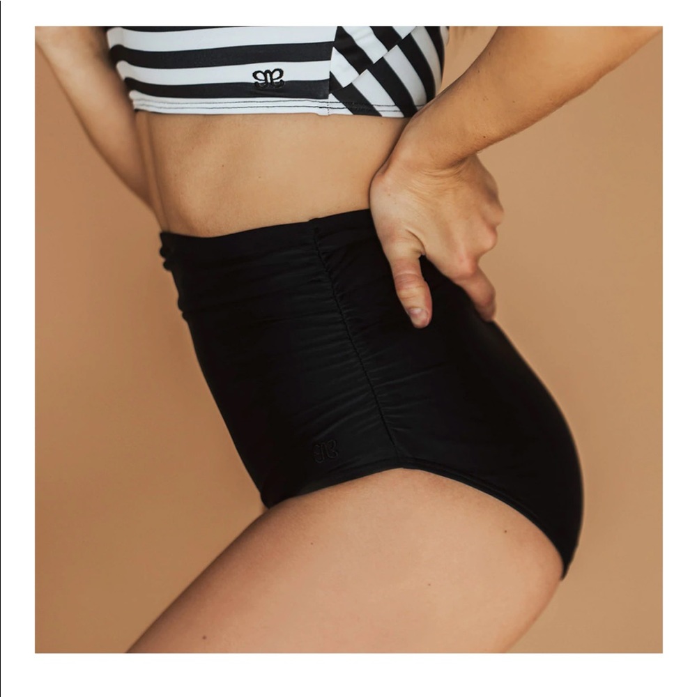 NWT Albion Matte Black Ruched High Waisted Bottoms